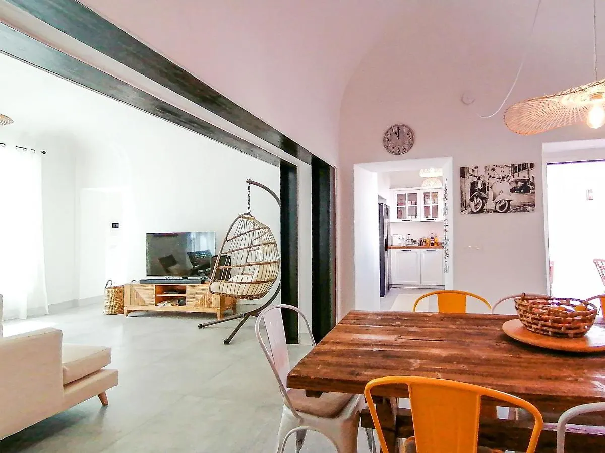 Layla Luxury Home Santa Teresa Gallura 0*,  İtalya